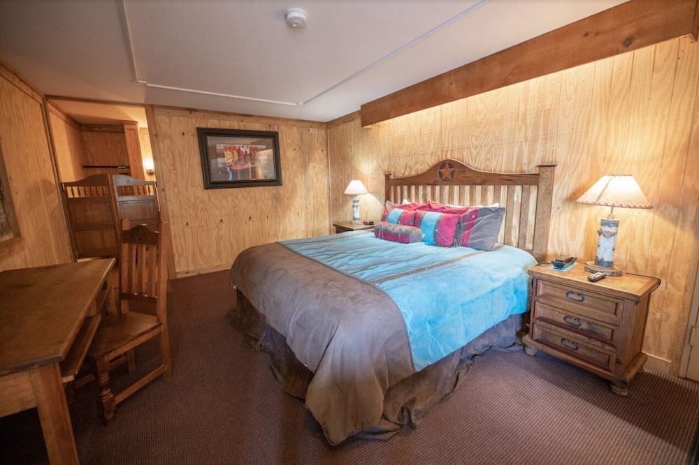 Big Texan Motel 15/50