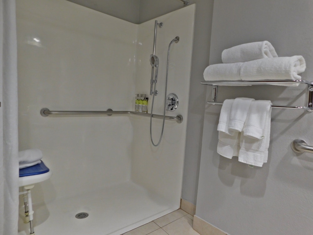 HOLIDAY INN EXPRESS CLEVELAND DOWNTOWN 59/59