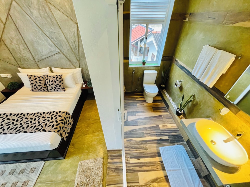 1 BEDROOM, PREMIUM, STUDIO