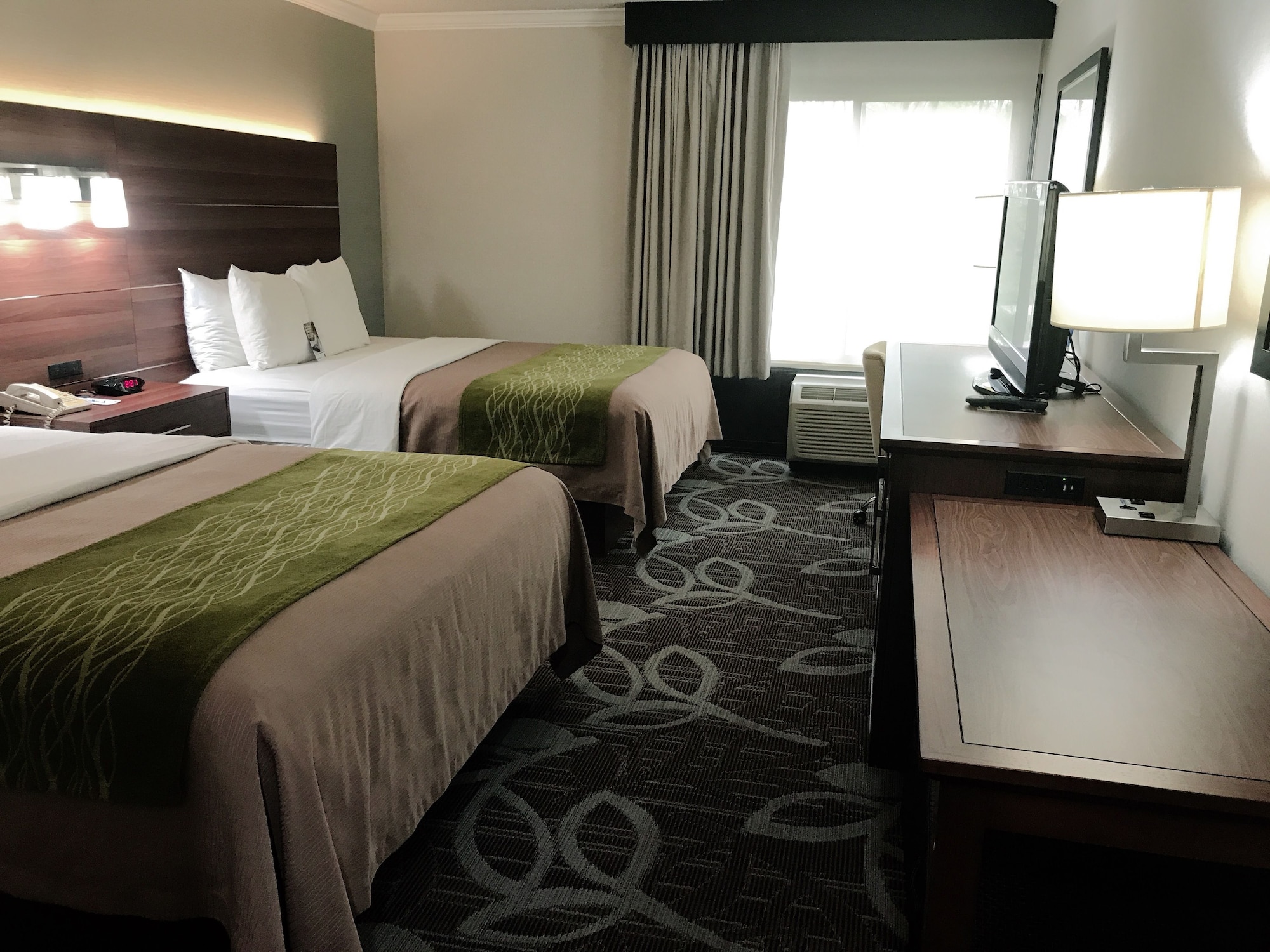 Standard, 2 Queen Beds, City Side