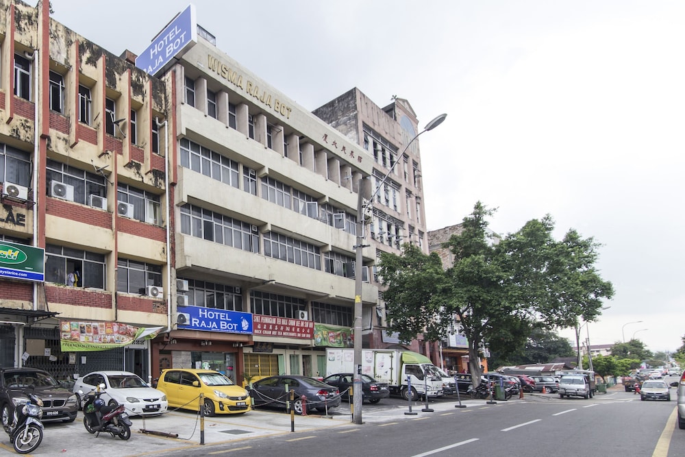 Hotel Raja Bot 28/30