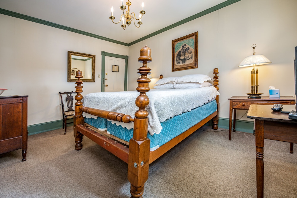 Wilson, Guest Room, Queen Bed