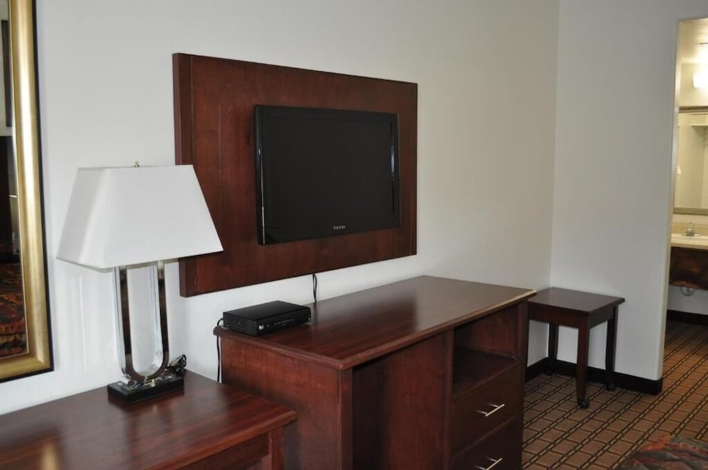 Baymont by Wyndham Ridgecrest 45/49
