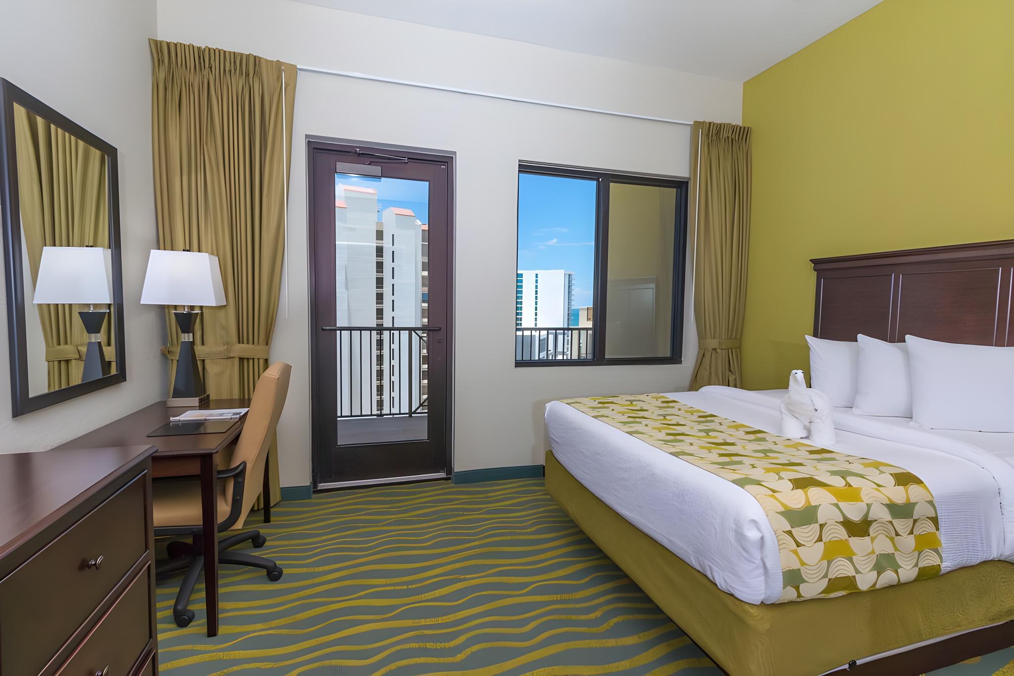 Room, King Bed, Gulf Front
