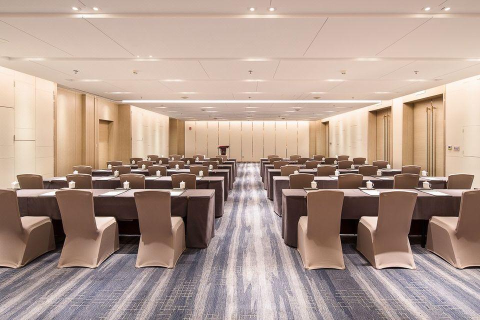 Inzone Royal Plaza Hotels 18/20
