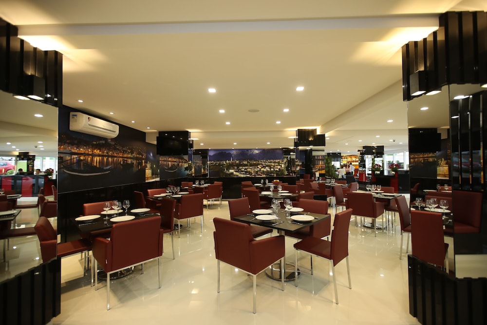 Holiday And Business Hotel 43/50