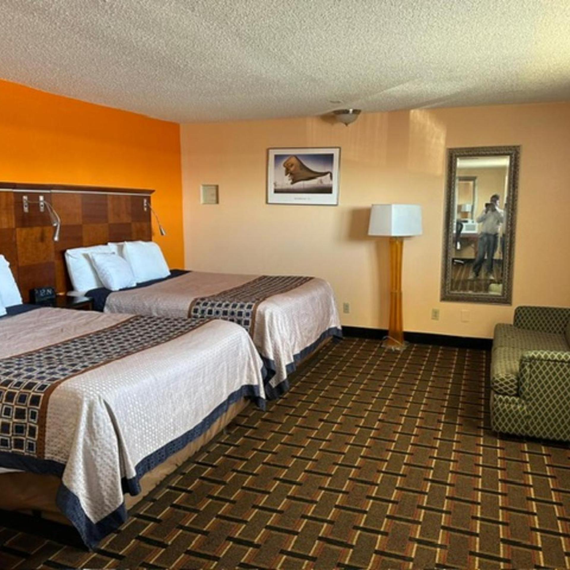 غرفة بسرير كينج وسريرين كوين لذوي الإعاقة، Stay Inn by OYO Near I 80 Lincoln West 2/5