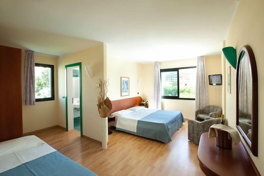 HOTEL FALCONE 7/32