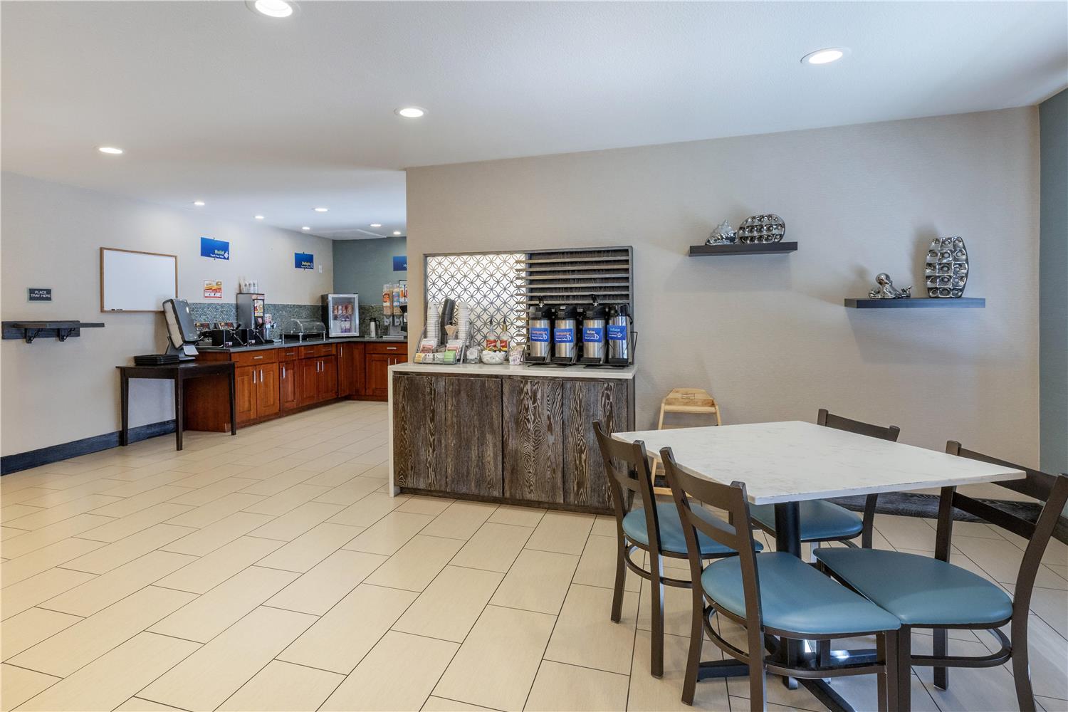 Best Western Long Beach Inn 36/53