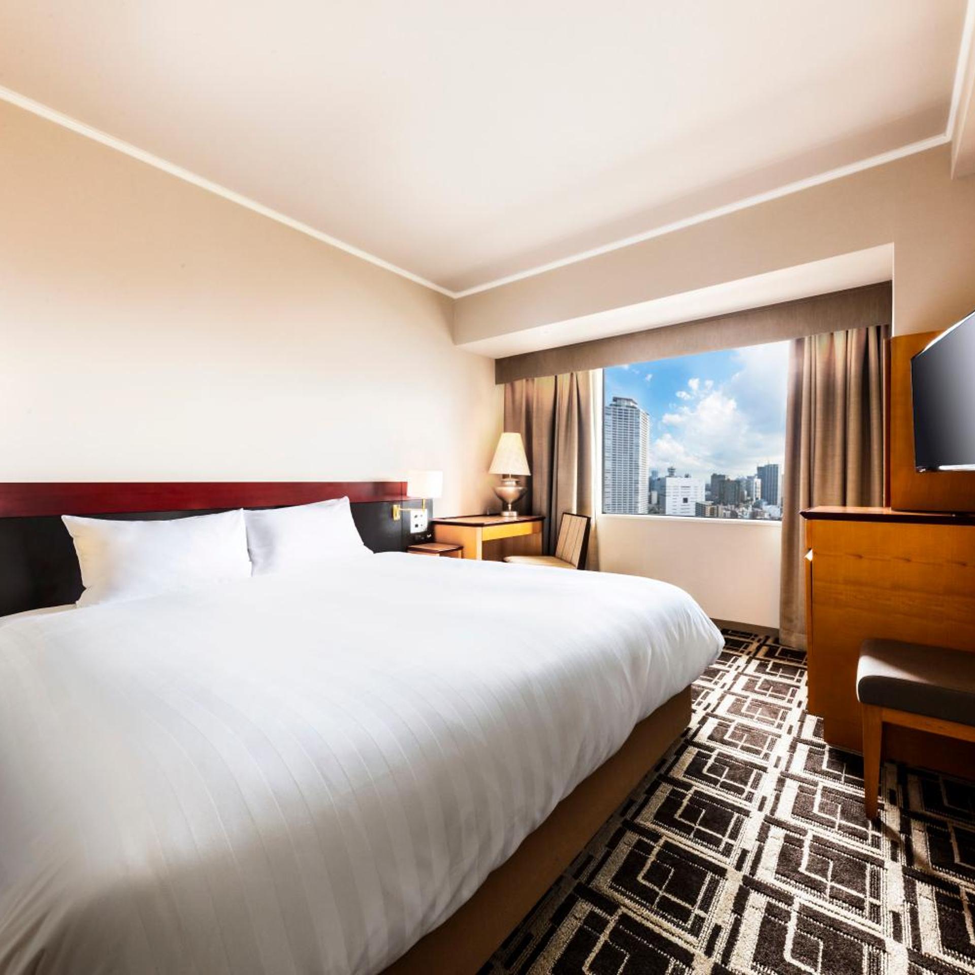 Moderate, King Bed
