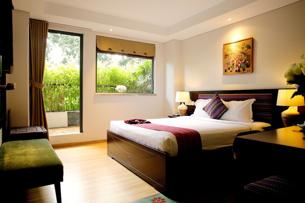 Au Lac Center Hotel 13/50