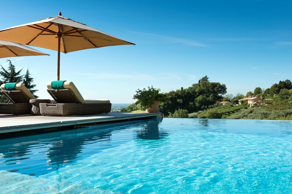 Hotel Villa Cipriani 45/77
