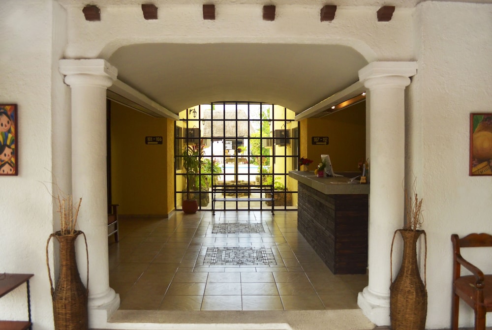 Hacienda Cancun Hotel 10/50