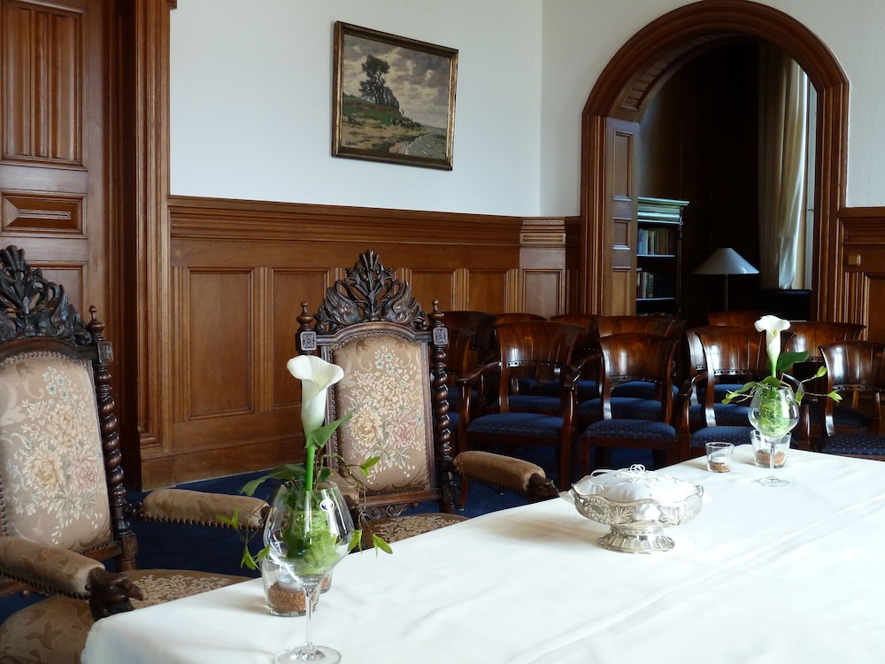 Schlosshotel Ralswiek 36/50