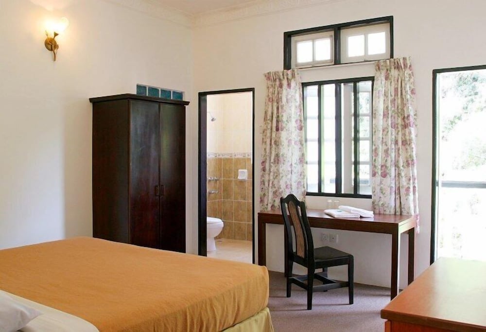 Hillview Inn 14/34