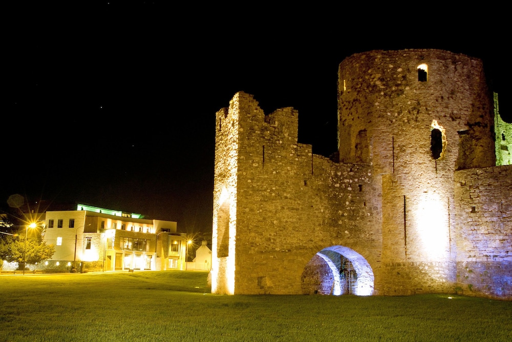 Trim Castle Hotel 51/57