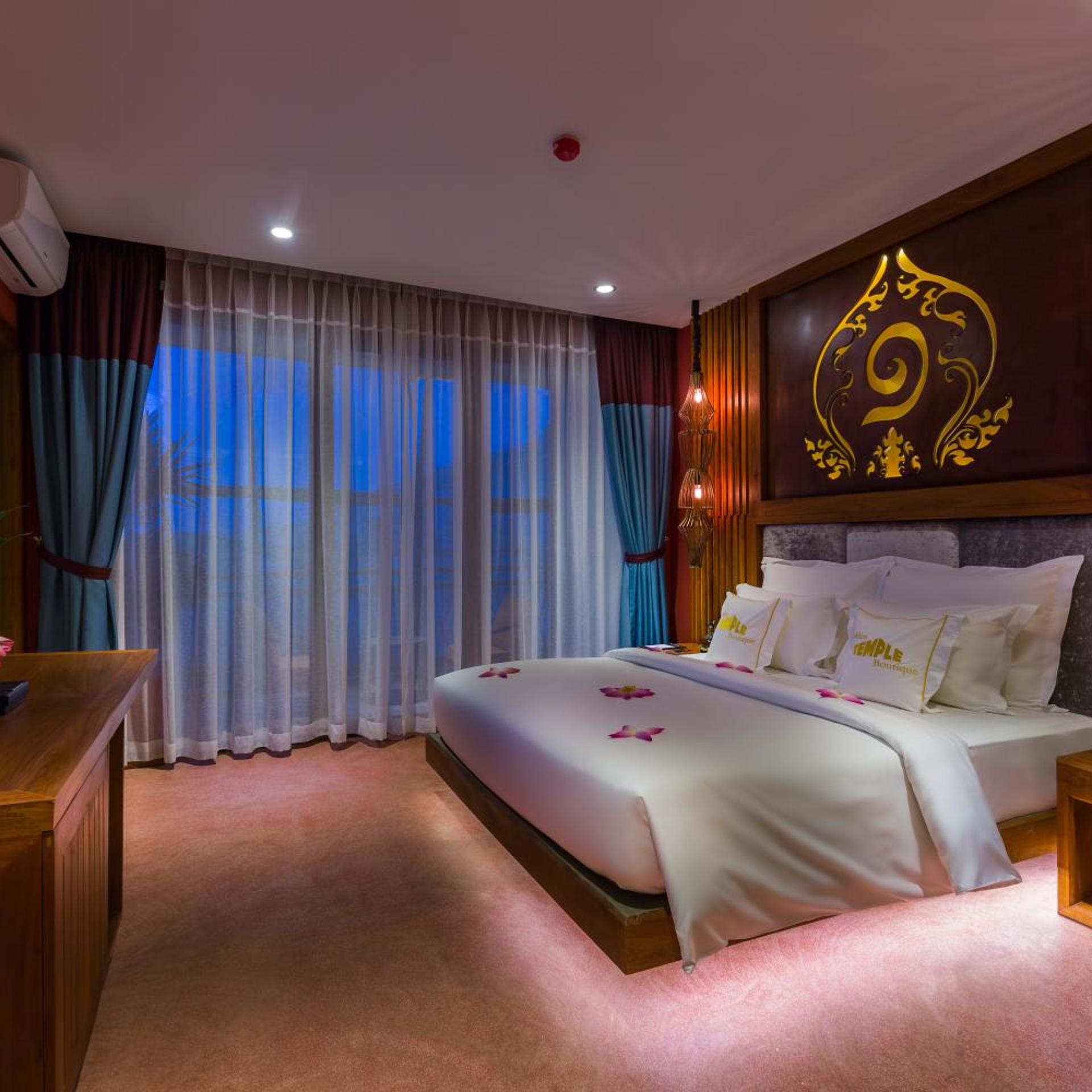 جناح فاخر بسرير كينج، Golden Temple Boutique 2/10