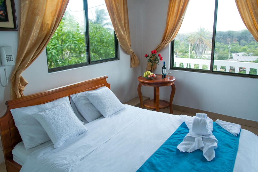 Hostal Sir Francis Drake 24/50