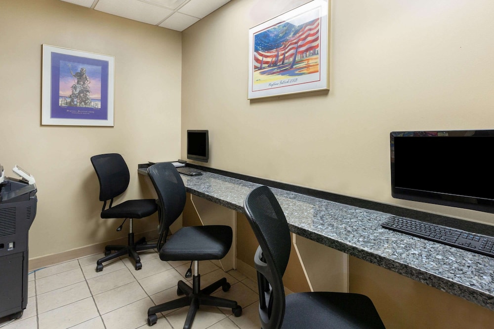 Ramada Plaza by Wyndham Virginia Beach Oceanfront 41/50