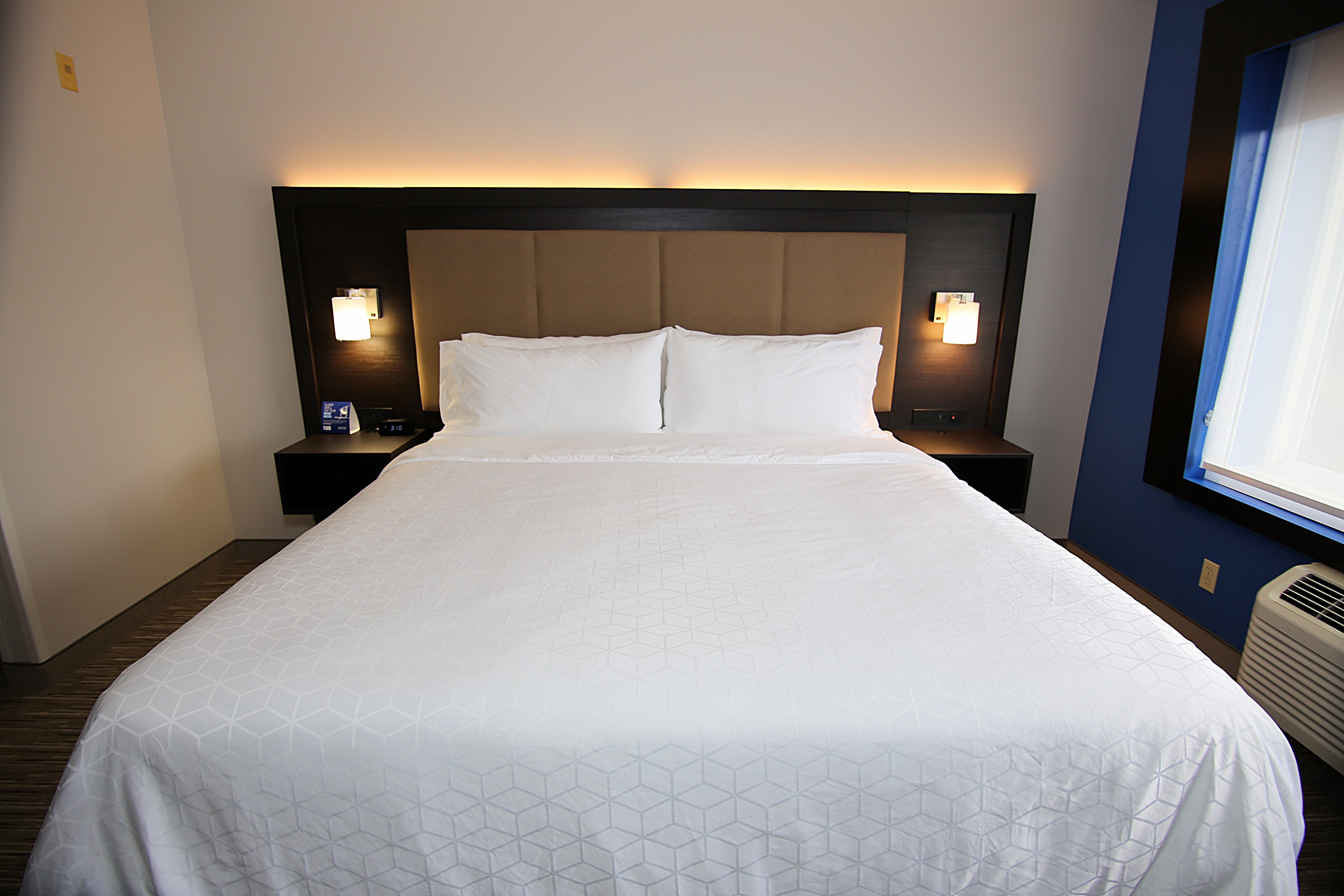Suite, King Bed, Parlor