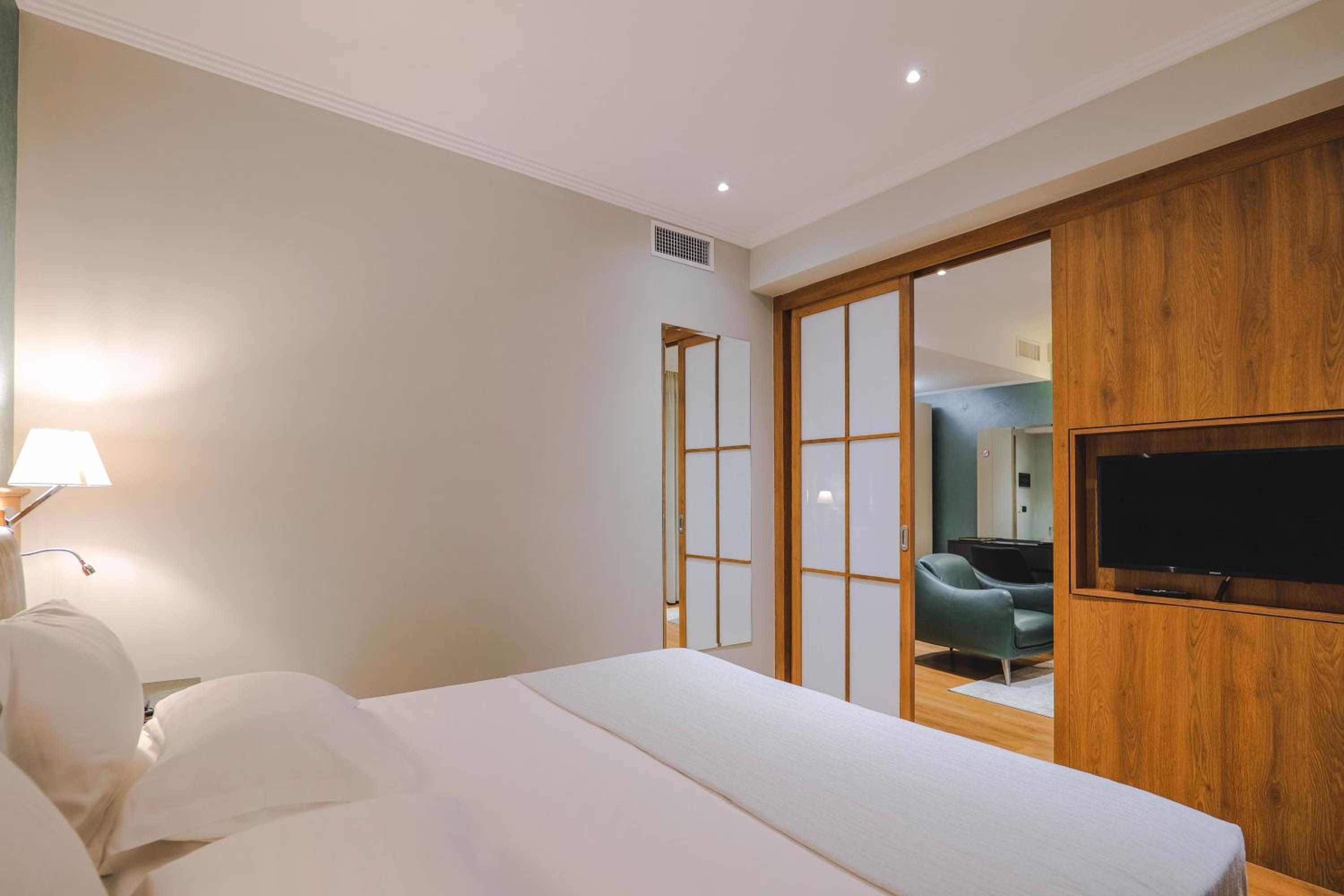 Junior Suite, City View