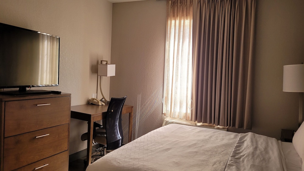 Staybridge Suites Hotel Calgary Airport 14/74