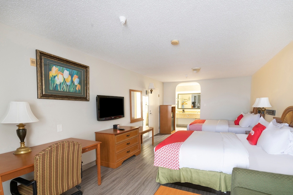 OYO Hotel Stafford TX I-69 North 12/42