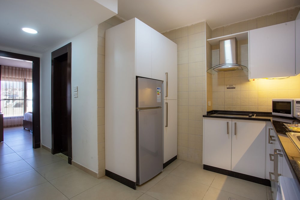 Triple A Hotel Apartment 17/18