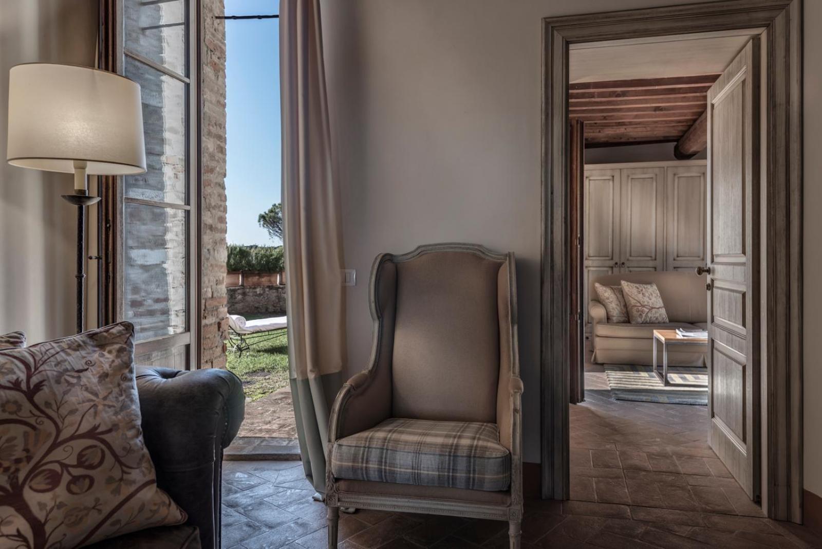 Suite, King Bed