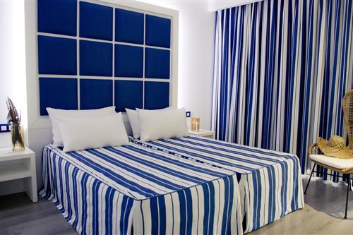 Room, Single, Double or Twin Bed