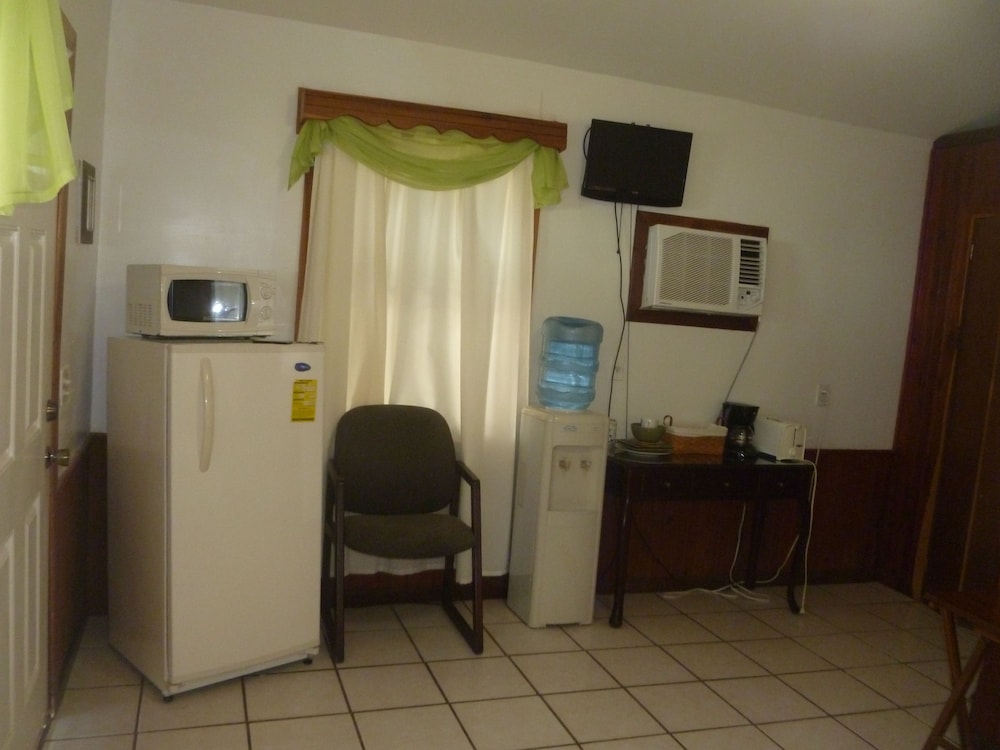 Foster's West Bay Resort 34/69