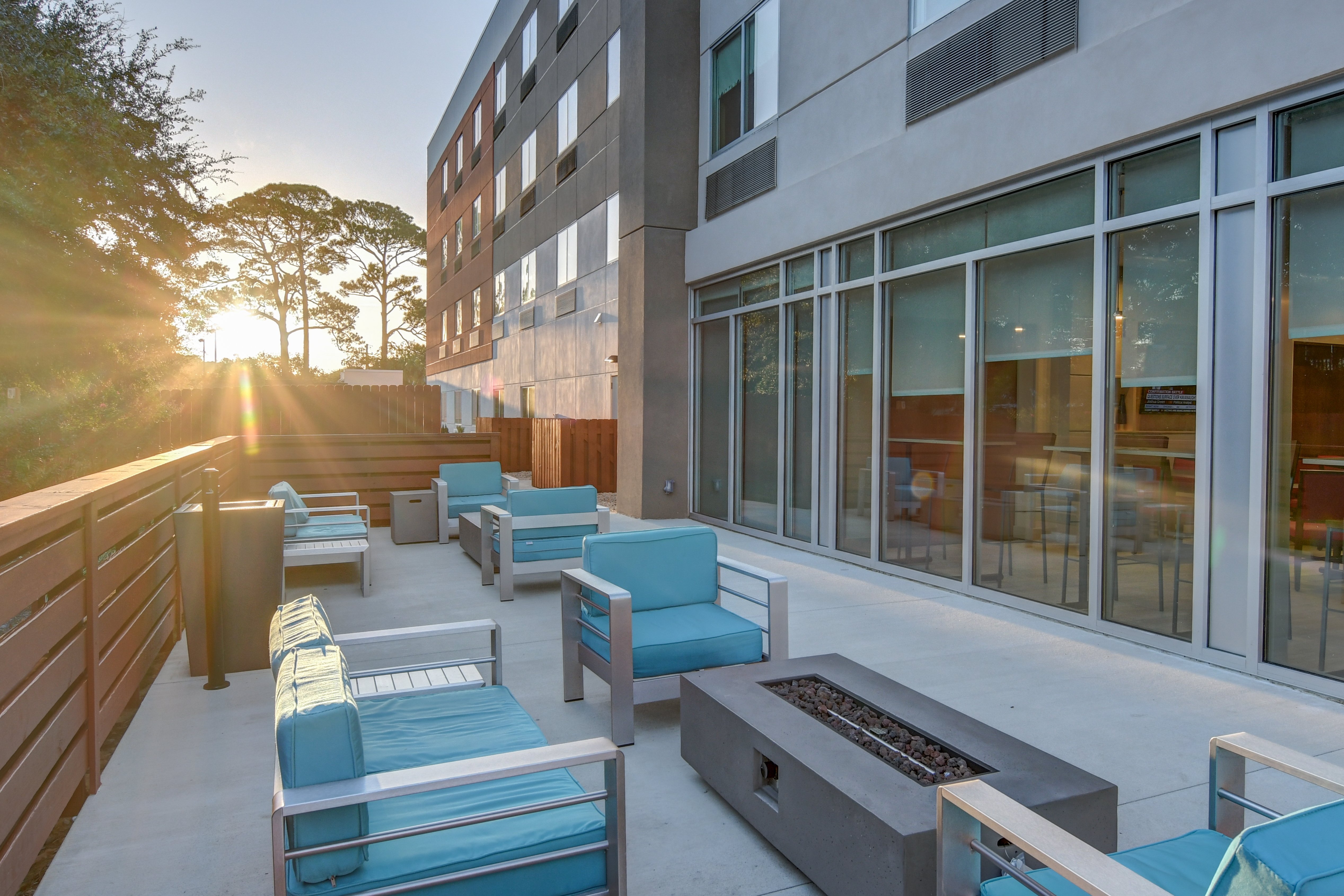 HOLIDAY INN EXPRESS FORT WALTON BEACH CENTRAL 4/47