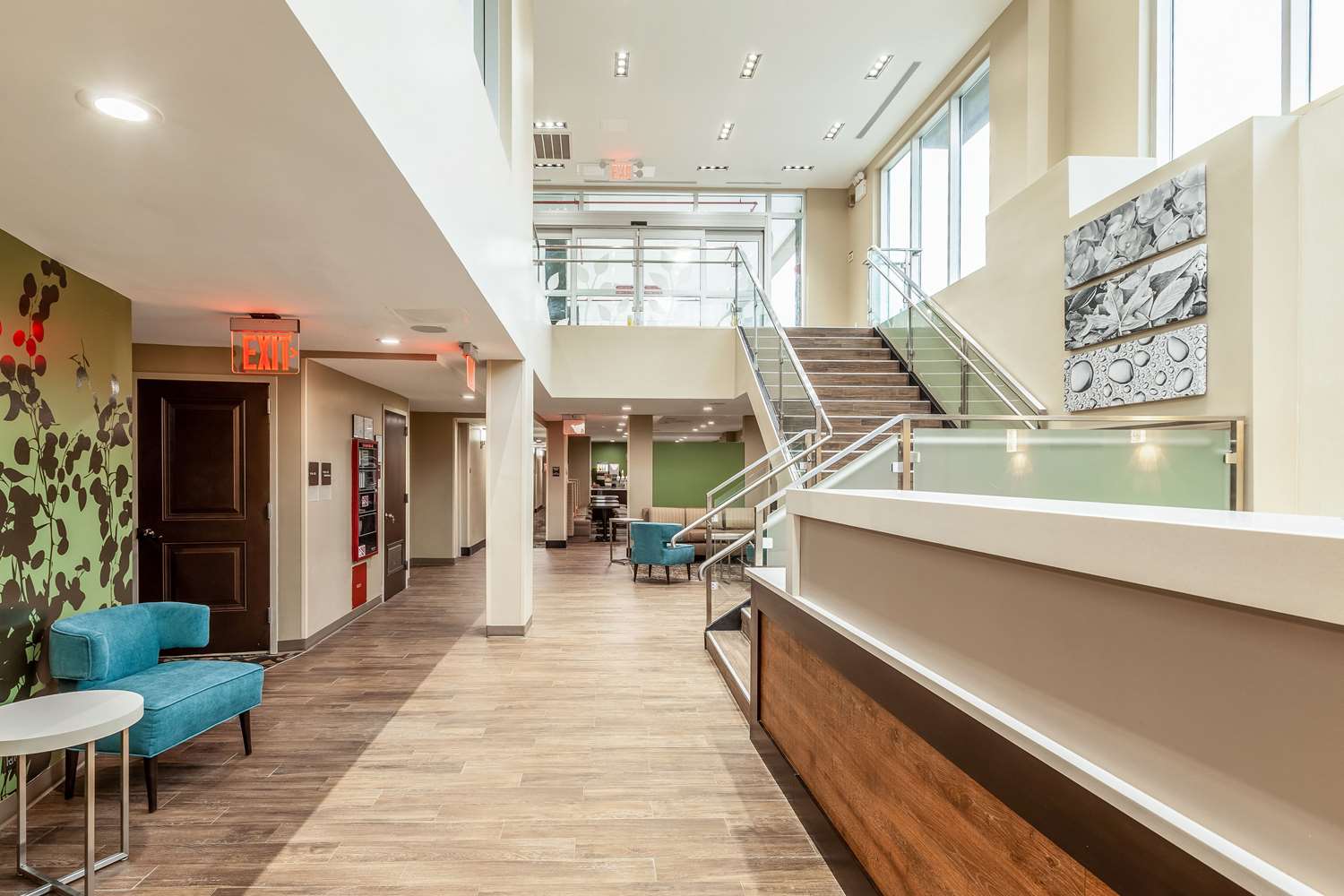 Van Wyck Hotel & Suites Near JFK Airport 9/46
