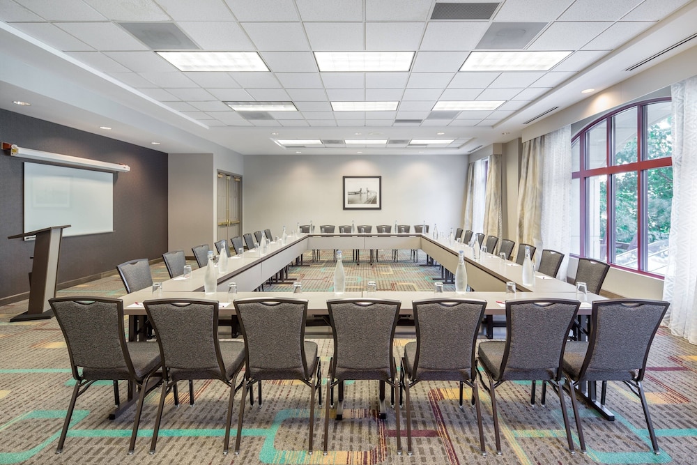 Residence Inn By Marriott Portland Downtown Riverplace 51/53