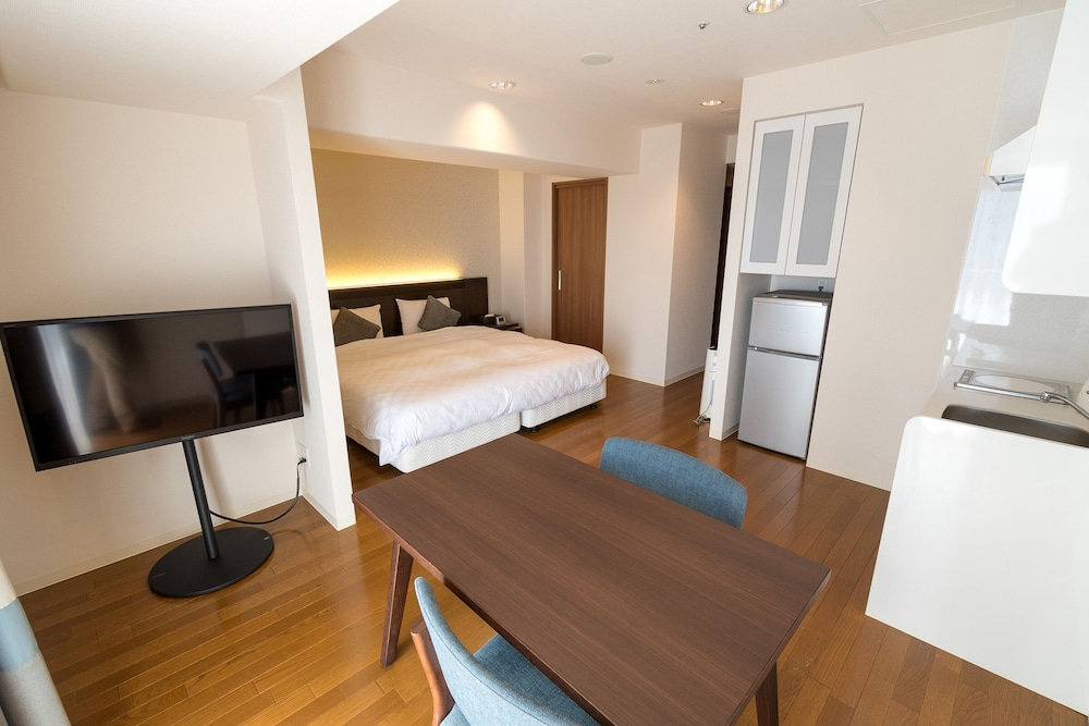 Superior, King Bed, Bathtub