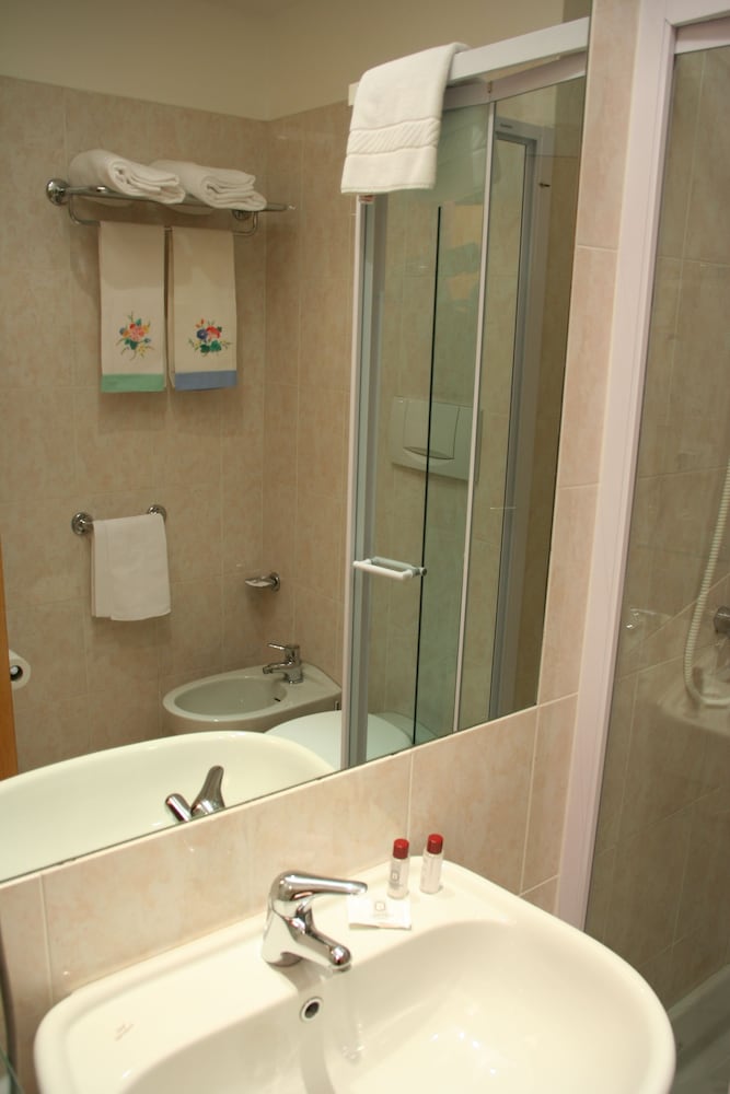 Albert Hotel 20/20