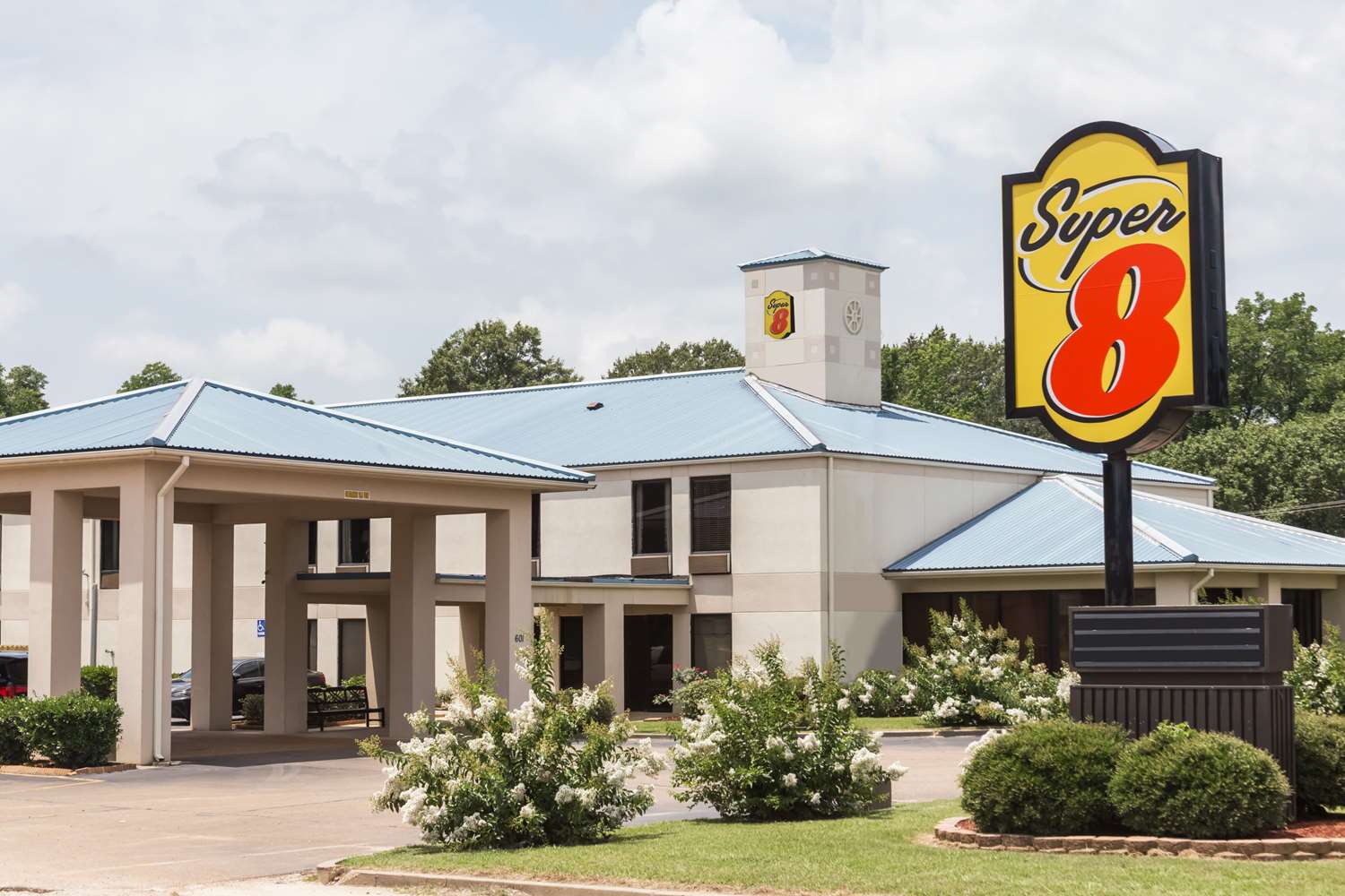 Super 8 By Wyndham Indianola 1/9