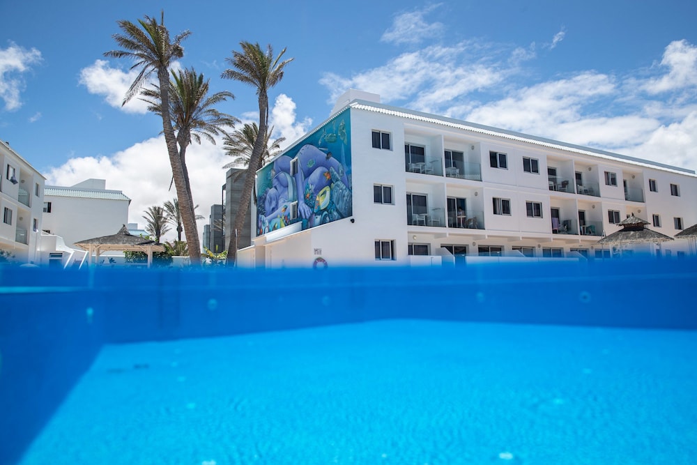 Corralejo Surfing Colors Hotel & Apartments 4/50