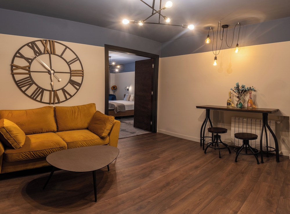 Bucharest Comfort Suites 42/66