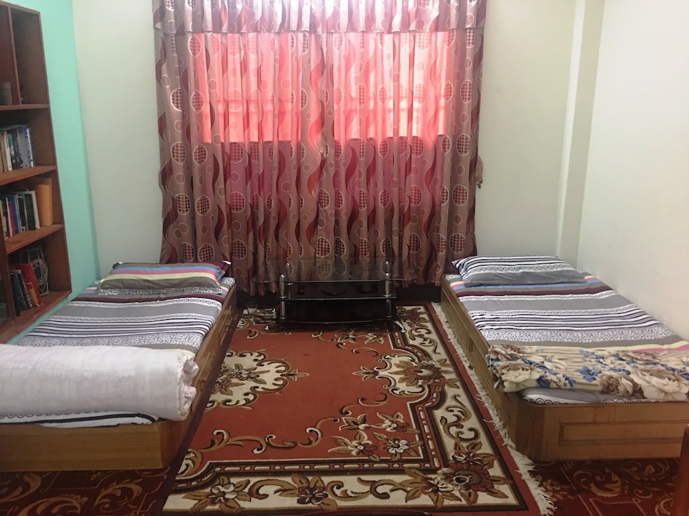 Sara's Backpackers Hotel 45/74