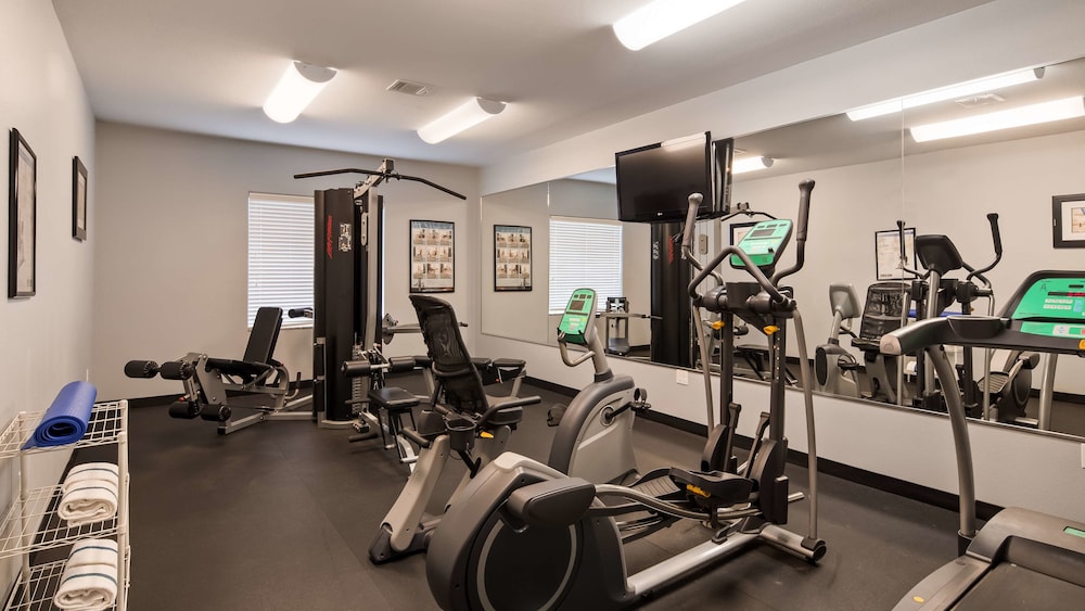 Best Western Plus Sand Bass Inn & Suites 34/52