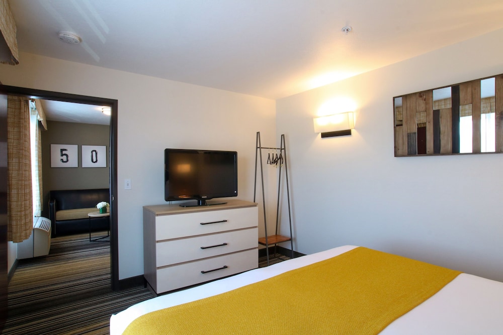 Oxford Suites Spokane Valley 35/64