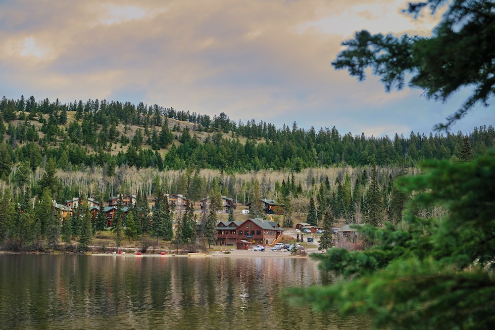 Pyramid Lake Resort 37/48