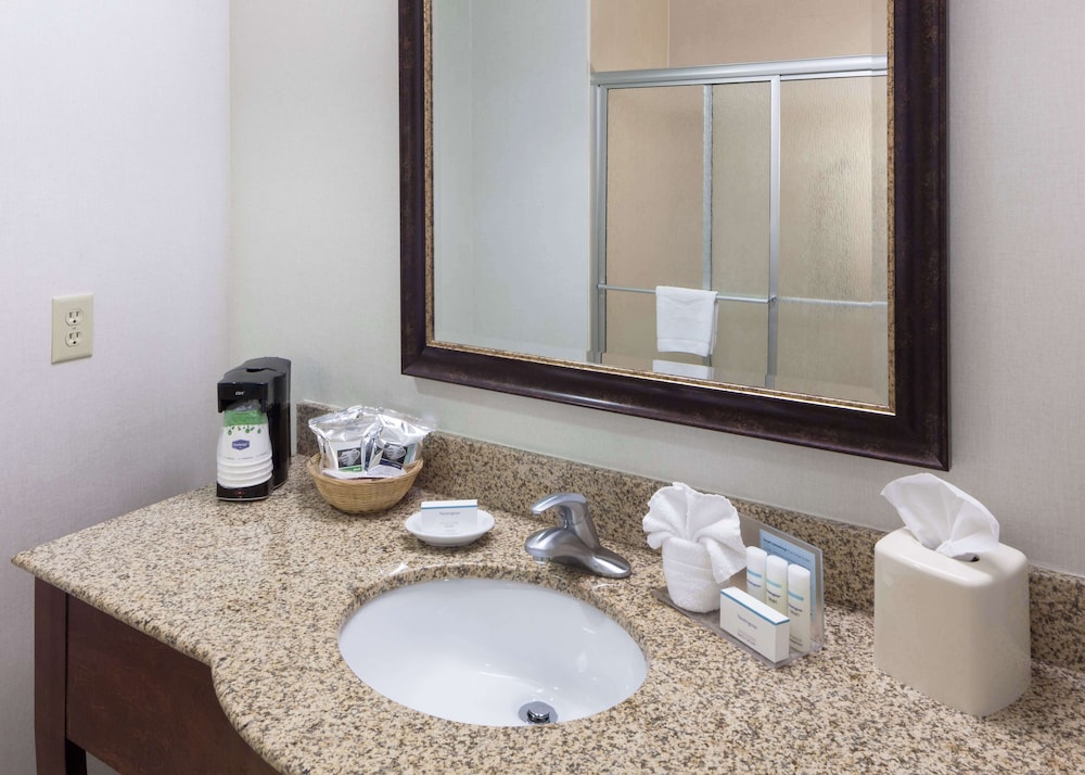 غرفة قياسية بسرير كينج، Hampton Inn & Suites Colorado Springs/I-25 South 2/4