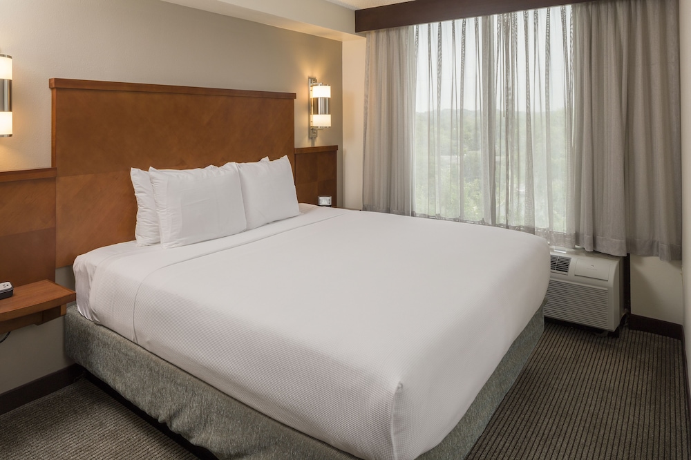 Hyatt Place Austin/Arboretum 16/69