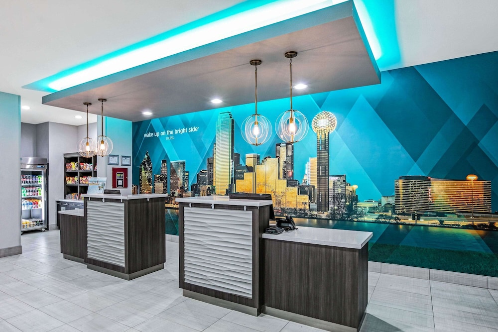 La Quinta Inn & Suites by Wyndham DFW West-Glade Parks 11/47