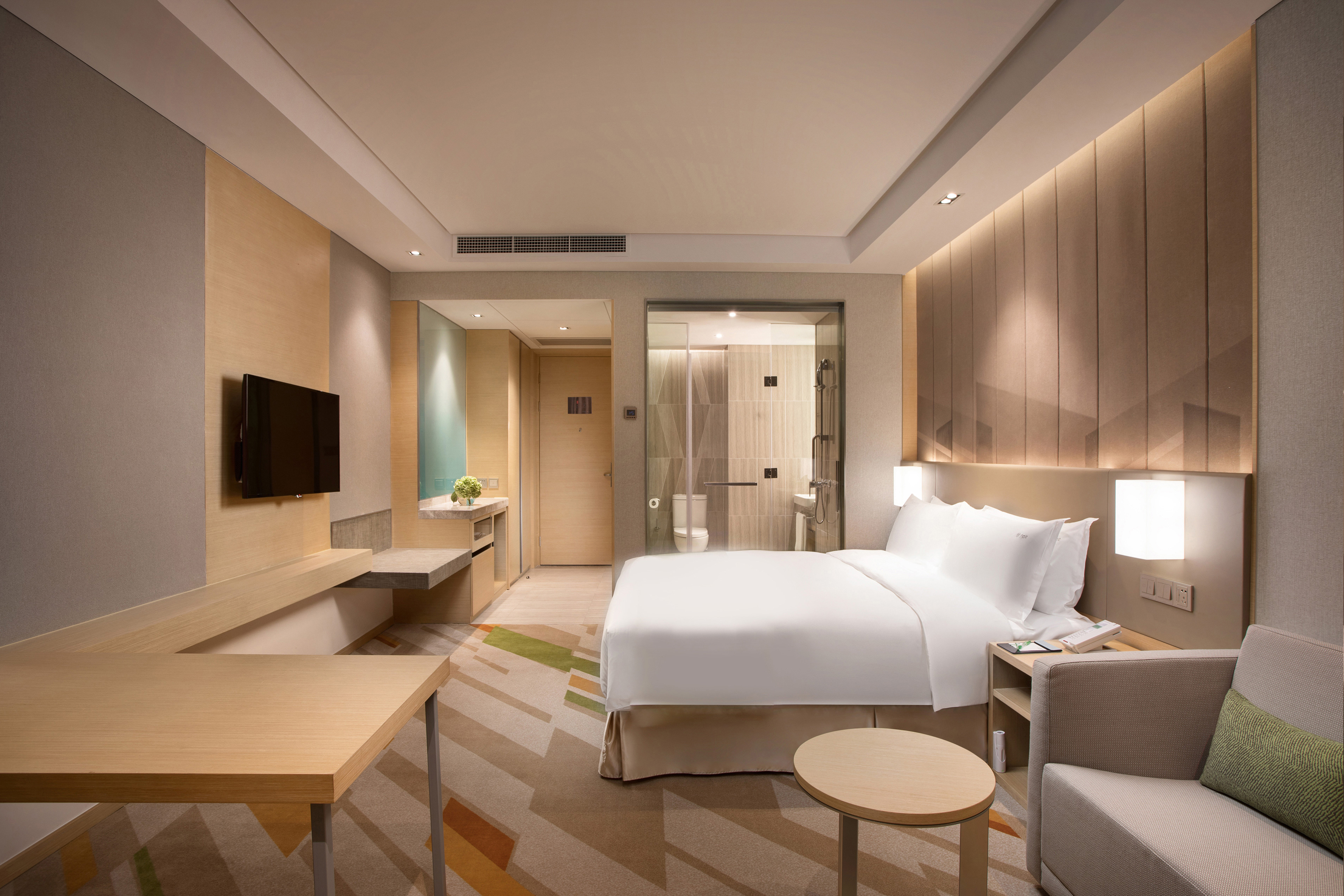 HOLIDAY INN WUXI TAIHU NEW CITY 19/69