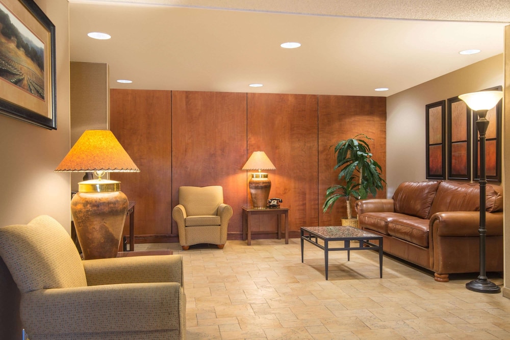 Travelodge by Wyndham Pueblo 20/25