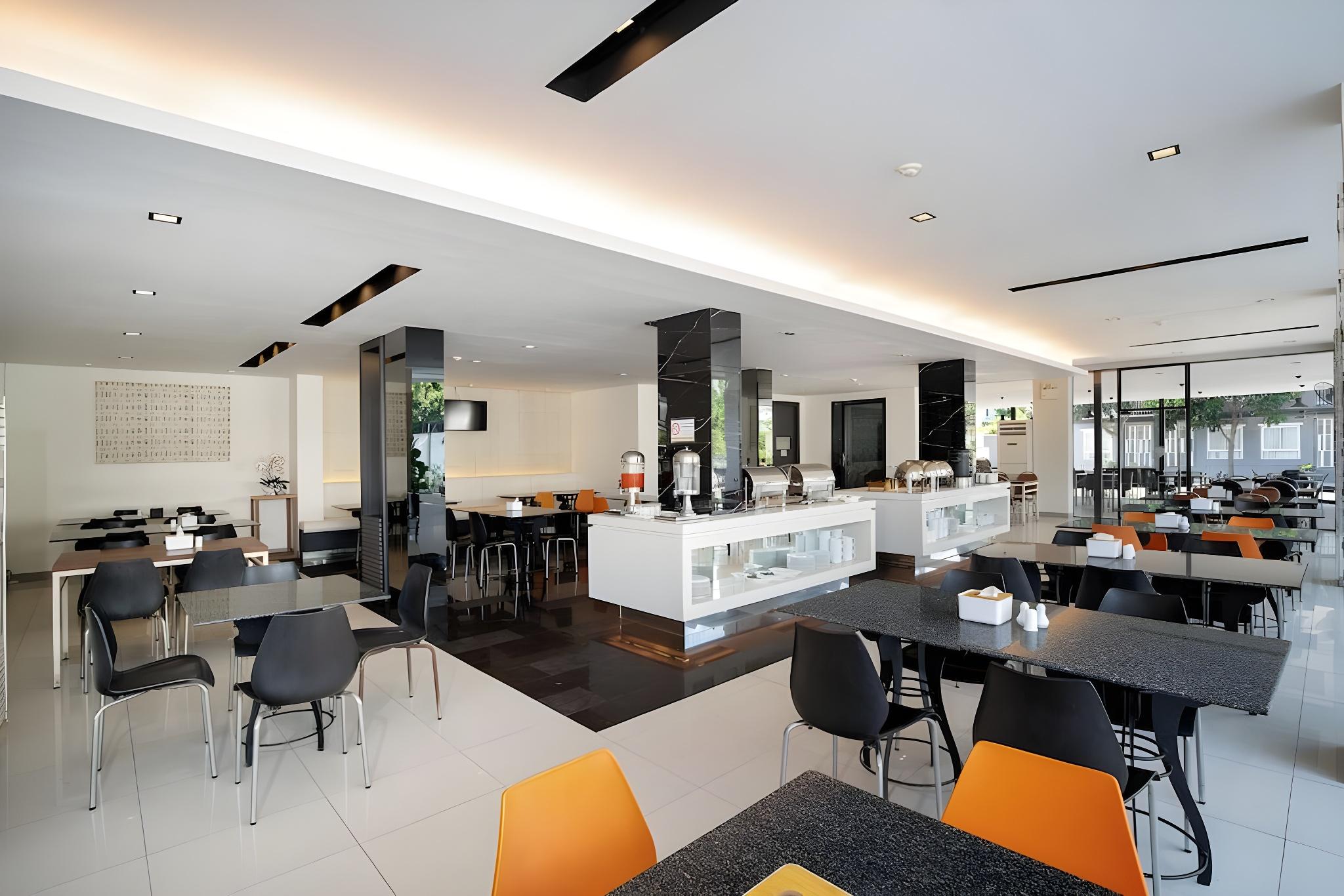Leenova Hotel 47/50