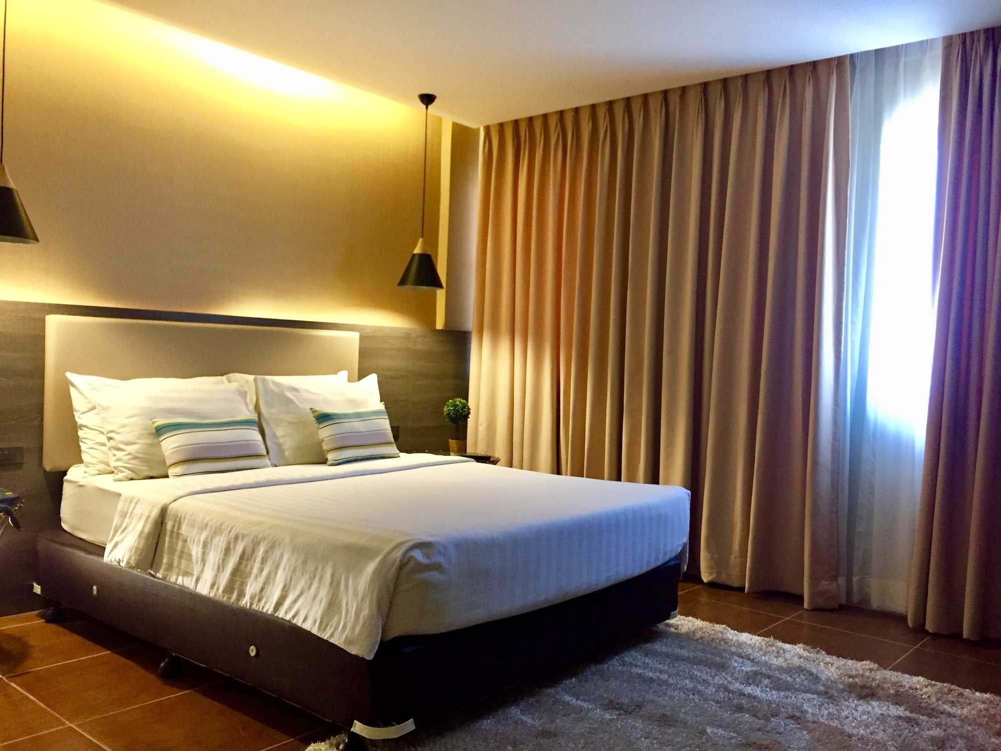 PREMIER, DOUBLE BED